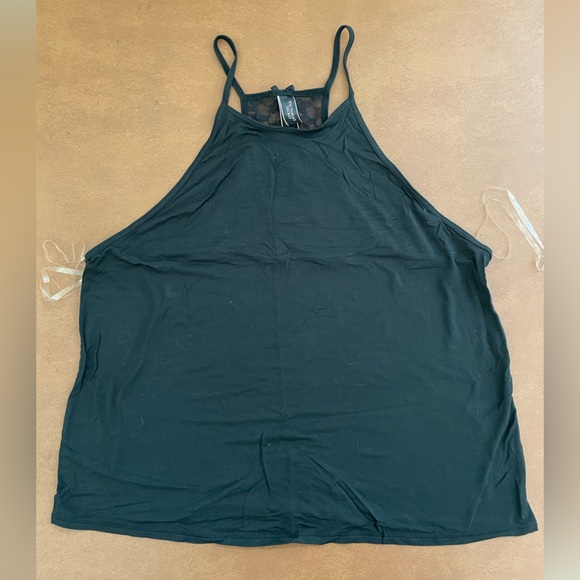 Victoria's Secret Tops - 🎉Host Pick🎉 NWOT Victoria’s Secret racerback camisole size Large- black